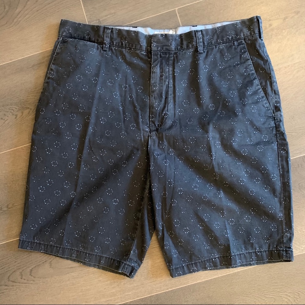 Club Monaco blue shorts (Sz 33)